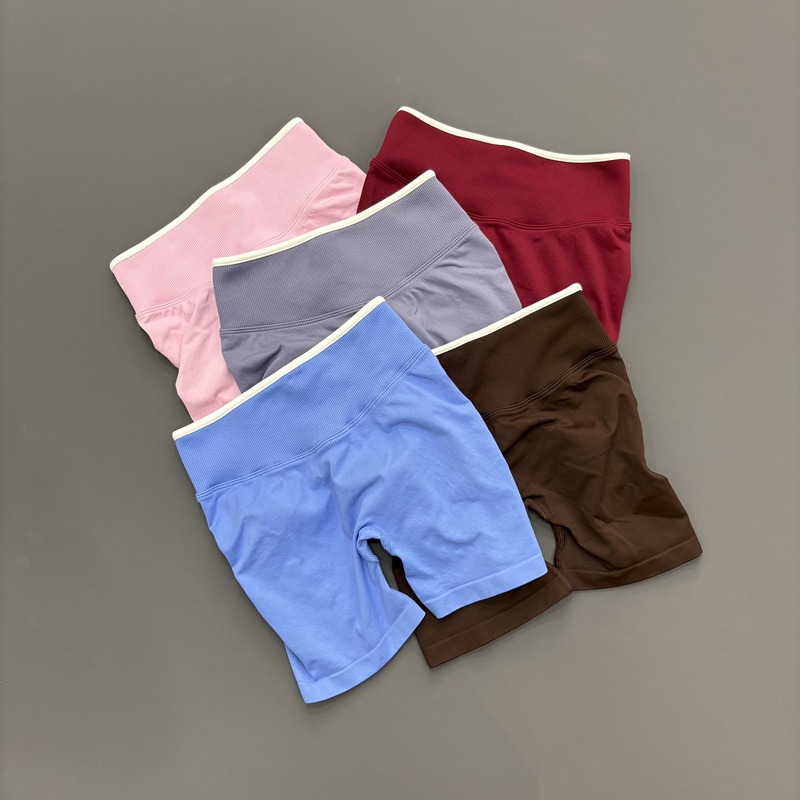 Ignite Yoga Fitness - HISTELLO Ignite Sculpt Scrunch Shorts Naadloze